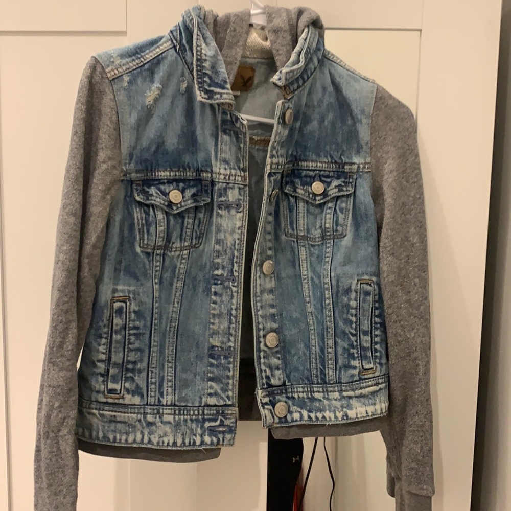 American eagle grey hooded denim jacket. Size Small